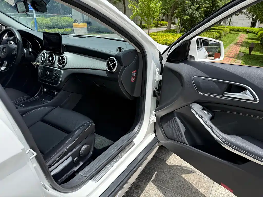 Mercedes-Benz GLA 2017 — фото 41