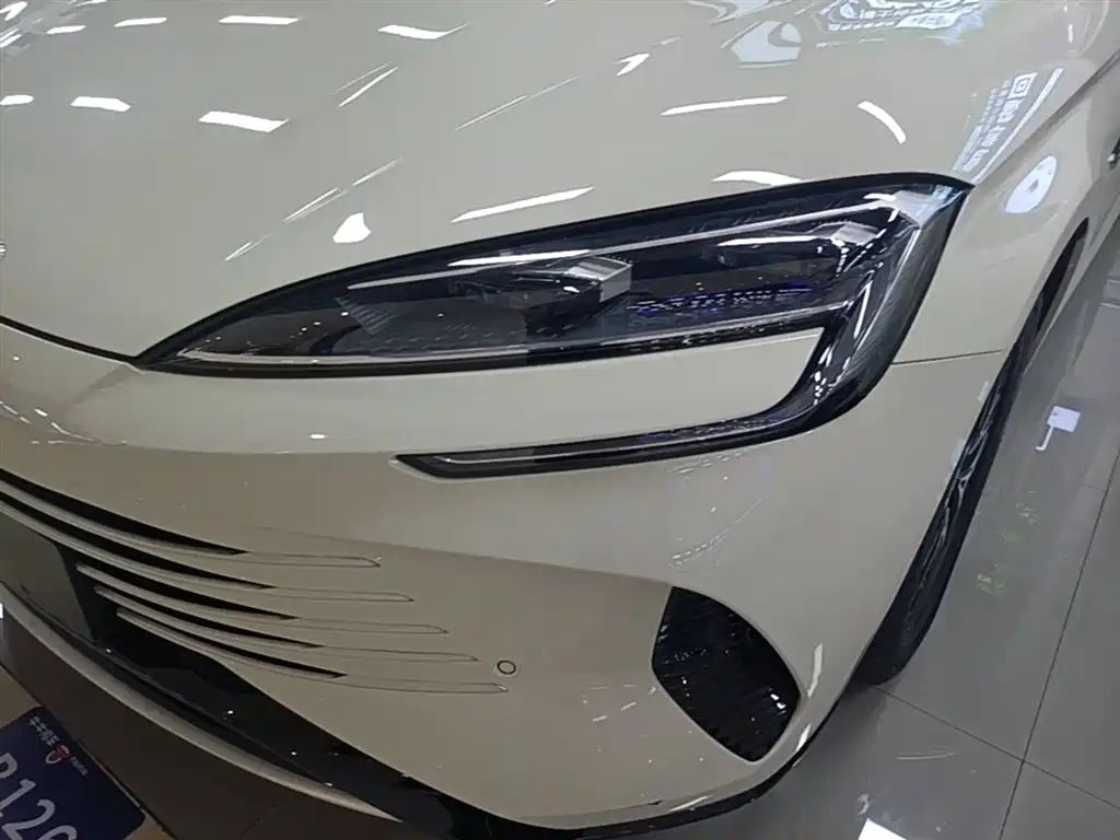 BYD Seal 07 DM-i 2025 — фото 24