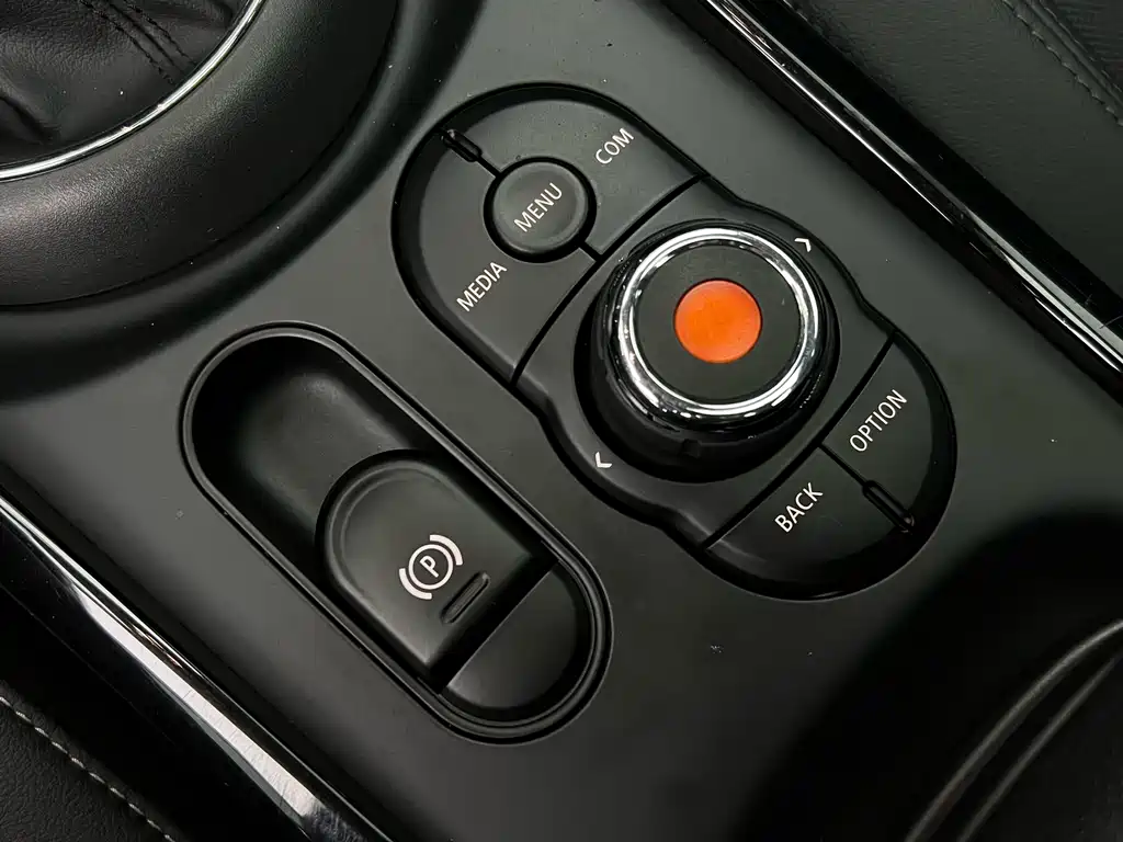 MINI Clubman 2020 — фото 16