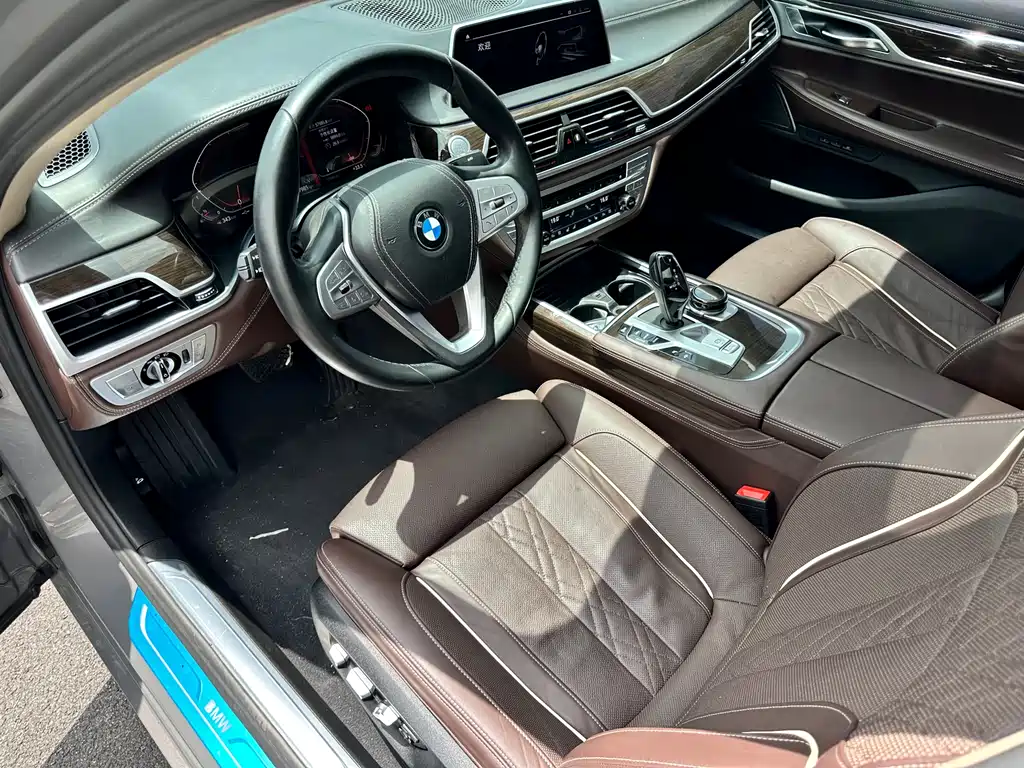BMW 7 Series 2020 — фото 16