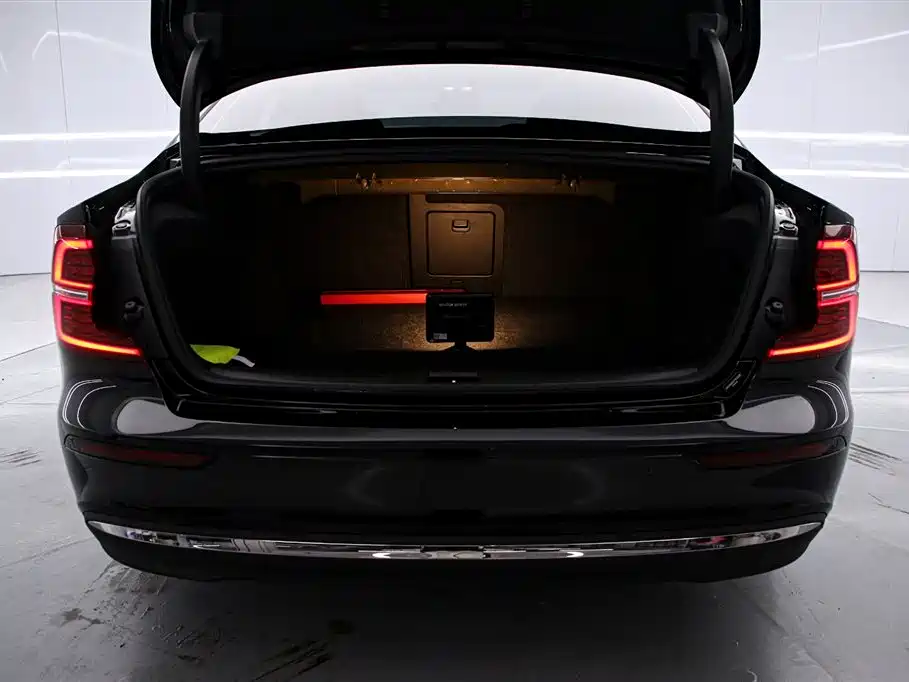 Volvo S60 2026 — фото 15