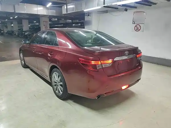 Toyota Reiz 2016