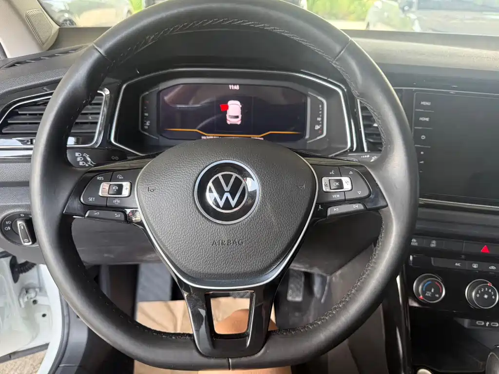 Volkswagen T-Roc 2022 — фото 12