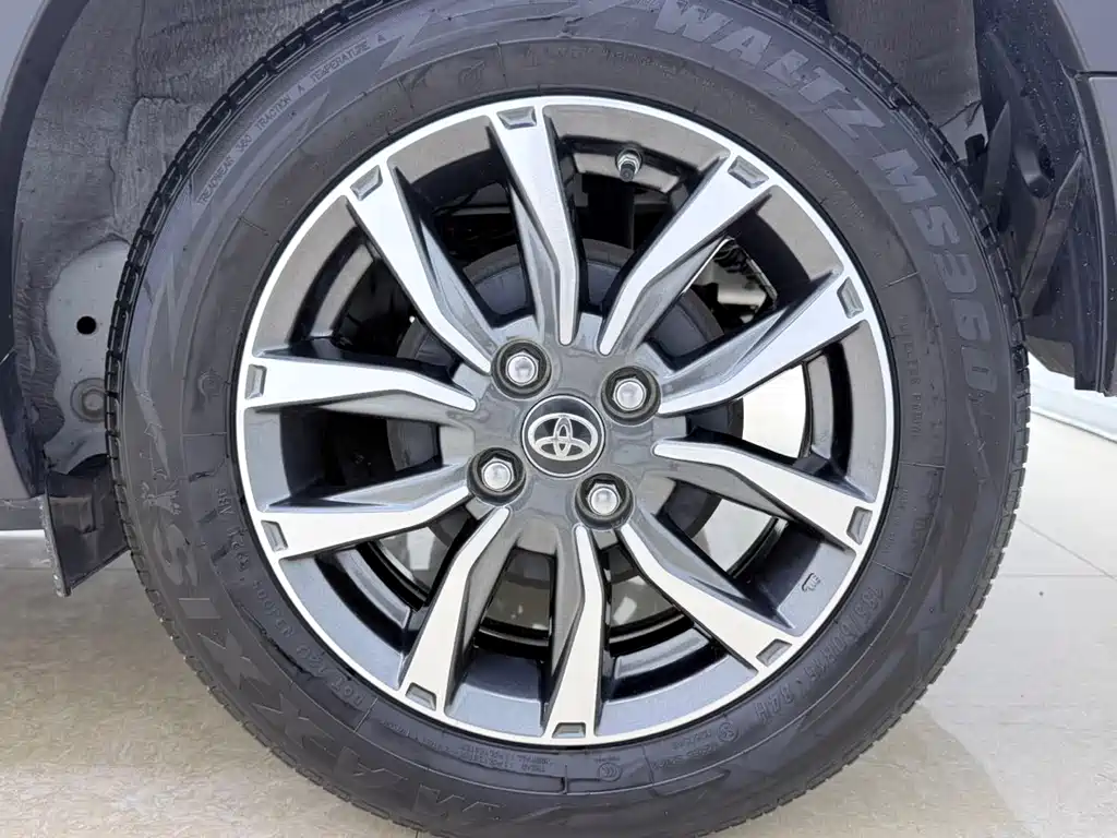 Toyota Yaris L 2022 — фото 21