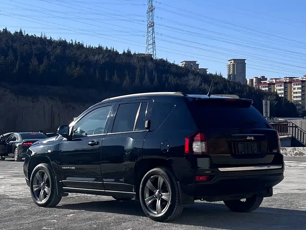 Jeep Compass 2016 — фото 9