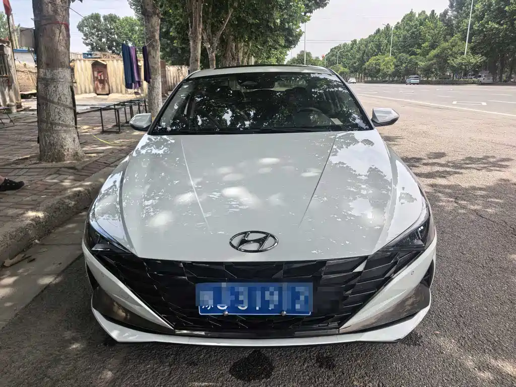Hyundai Elantra 2022