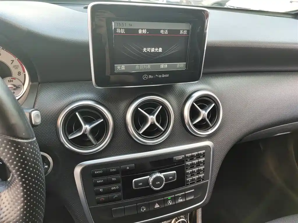 Mercedes-Benz A-Class 2015 — фото 8