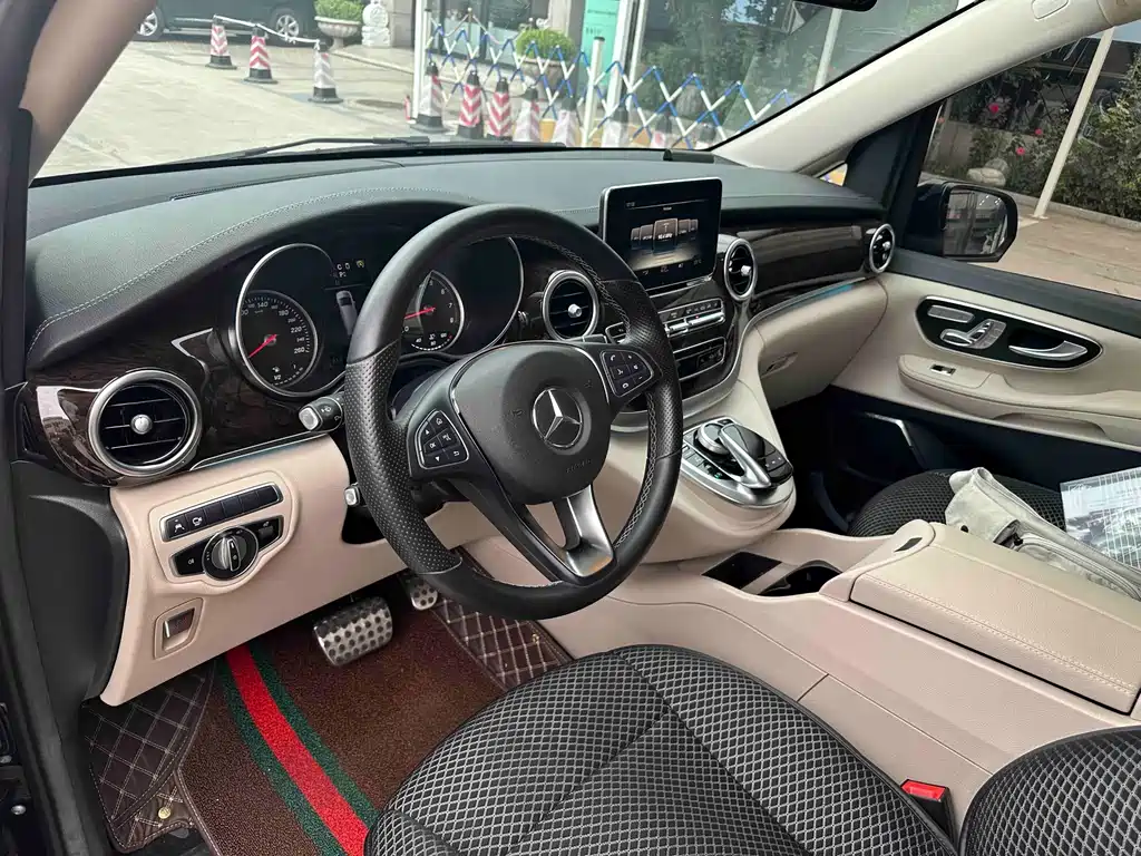 Mercedes-Benz V-Class 2019 — фото 4