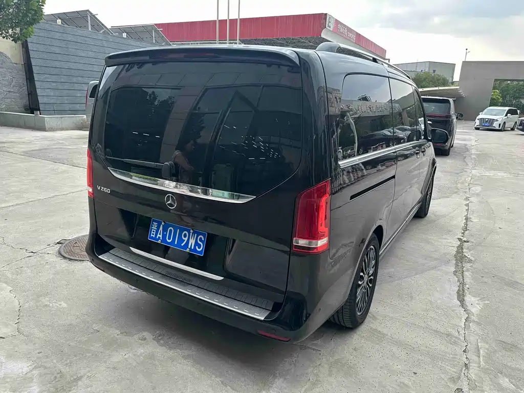 Mercedes-Benz V-Class 2019 — фото 10
