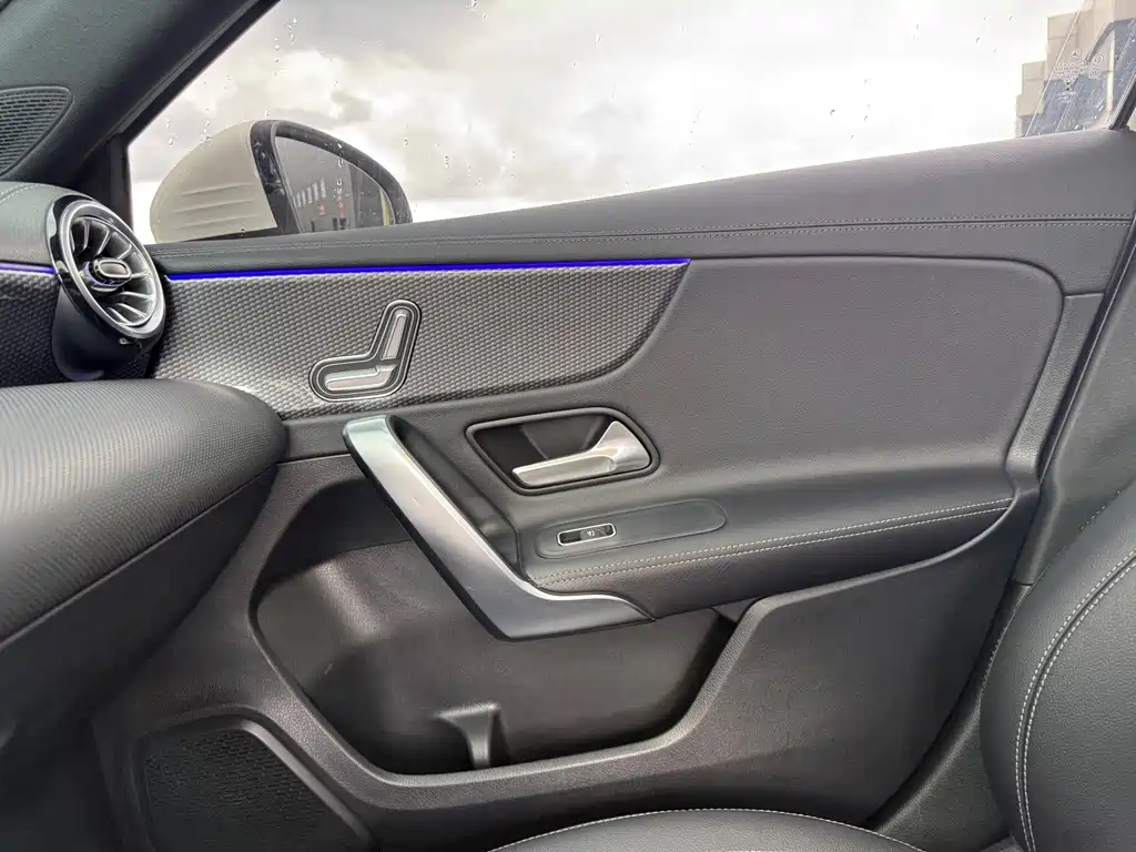 Mercedes-Benz A-Class 2022 — фото 27