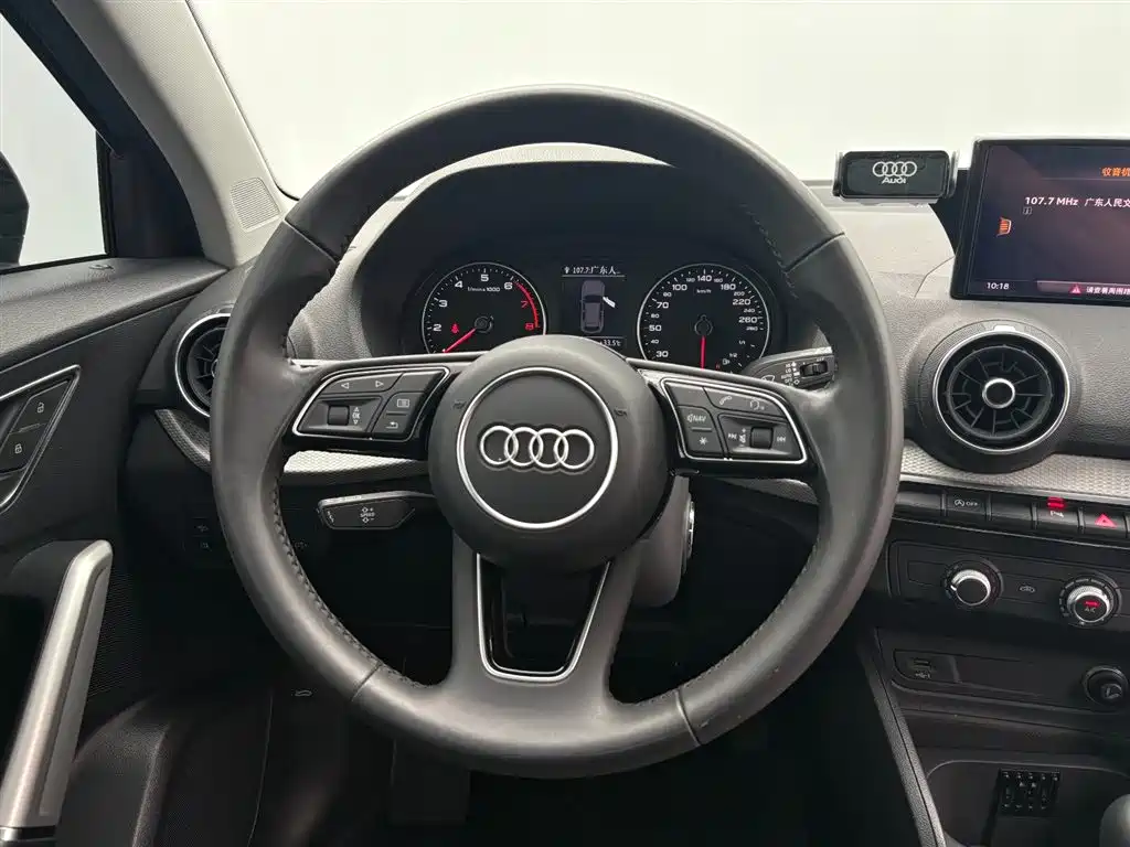 Audi Q2L 2021 — фото 13