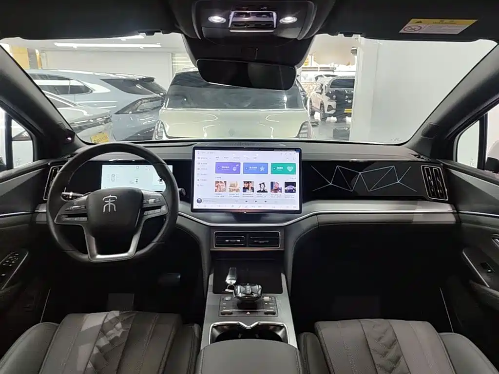 BYD L DM-i 2025 — фото 6