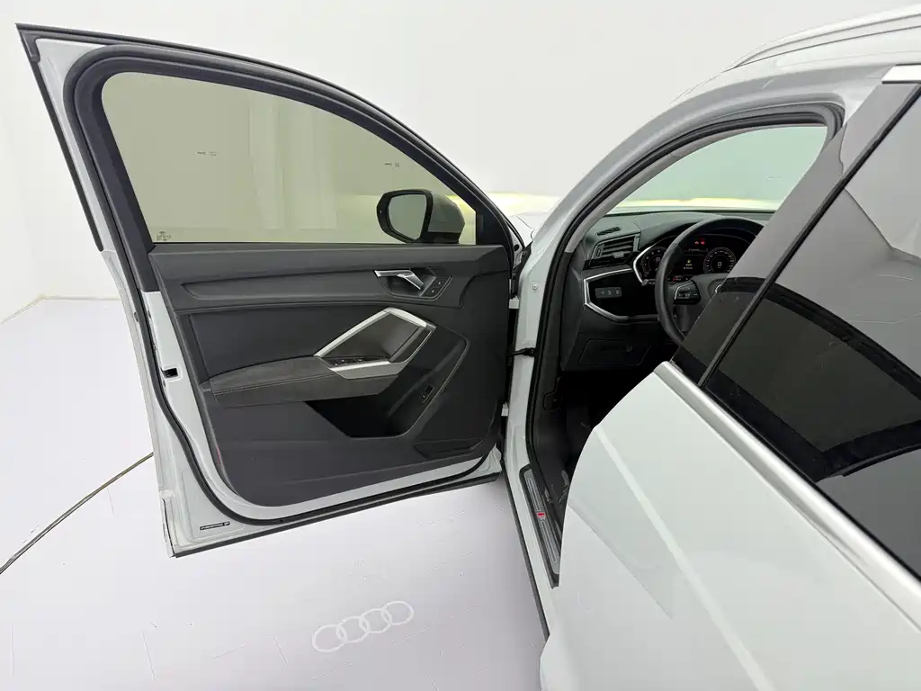 Audi Q3 2023 — фото 21