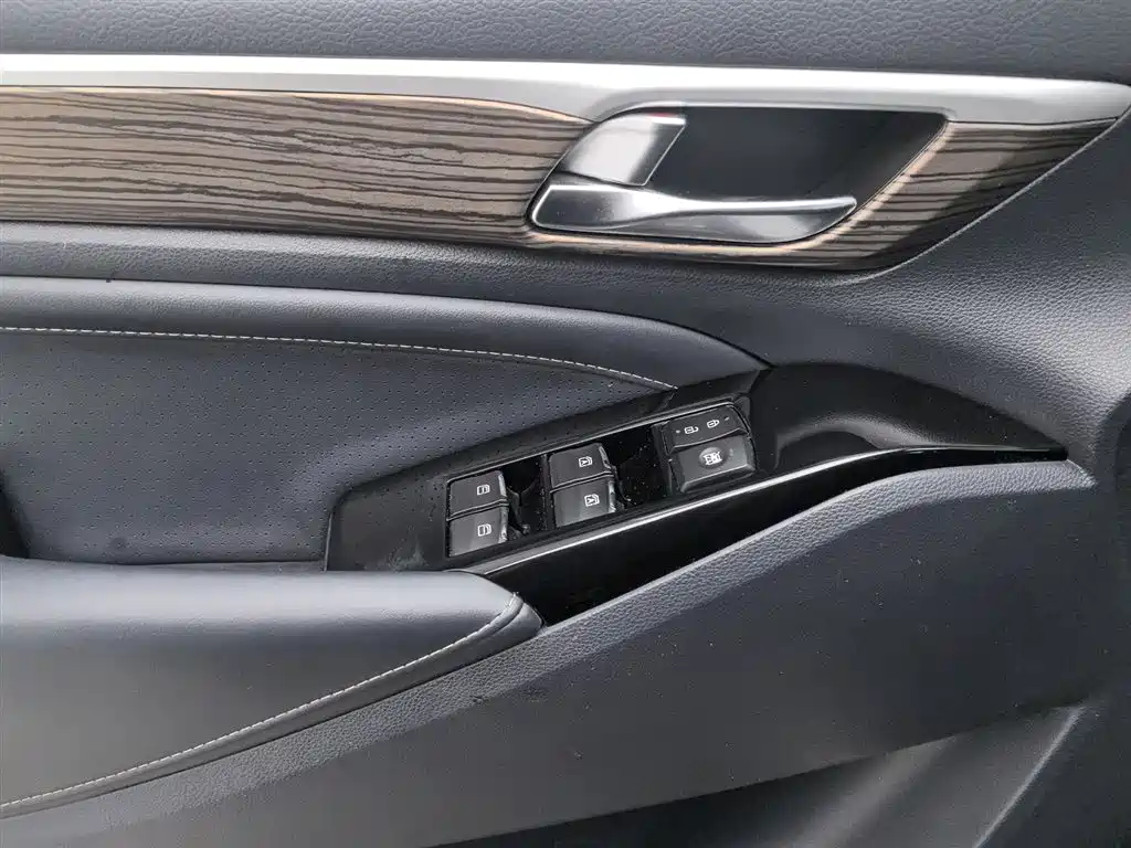 GAC Motor Trumpchi M8 2021 — фото 9