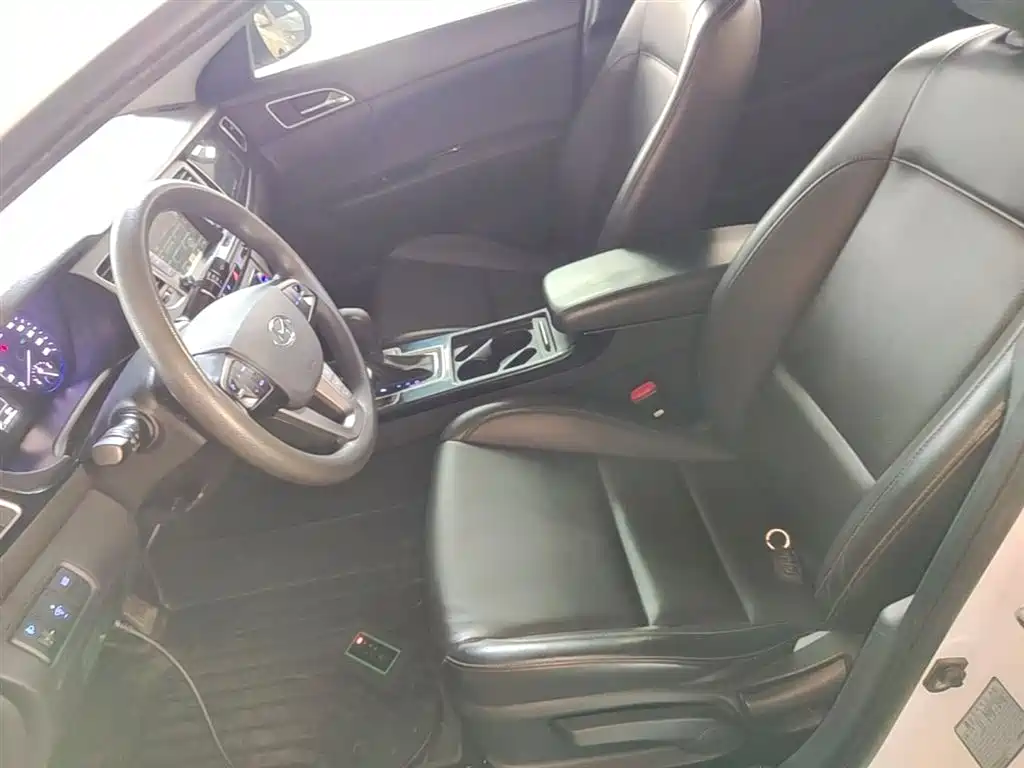 Hyundai Mistra 2015 — фото 15