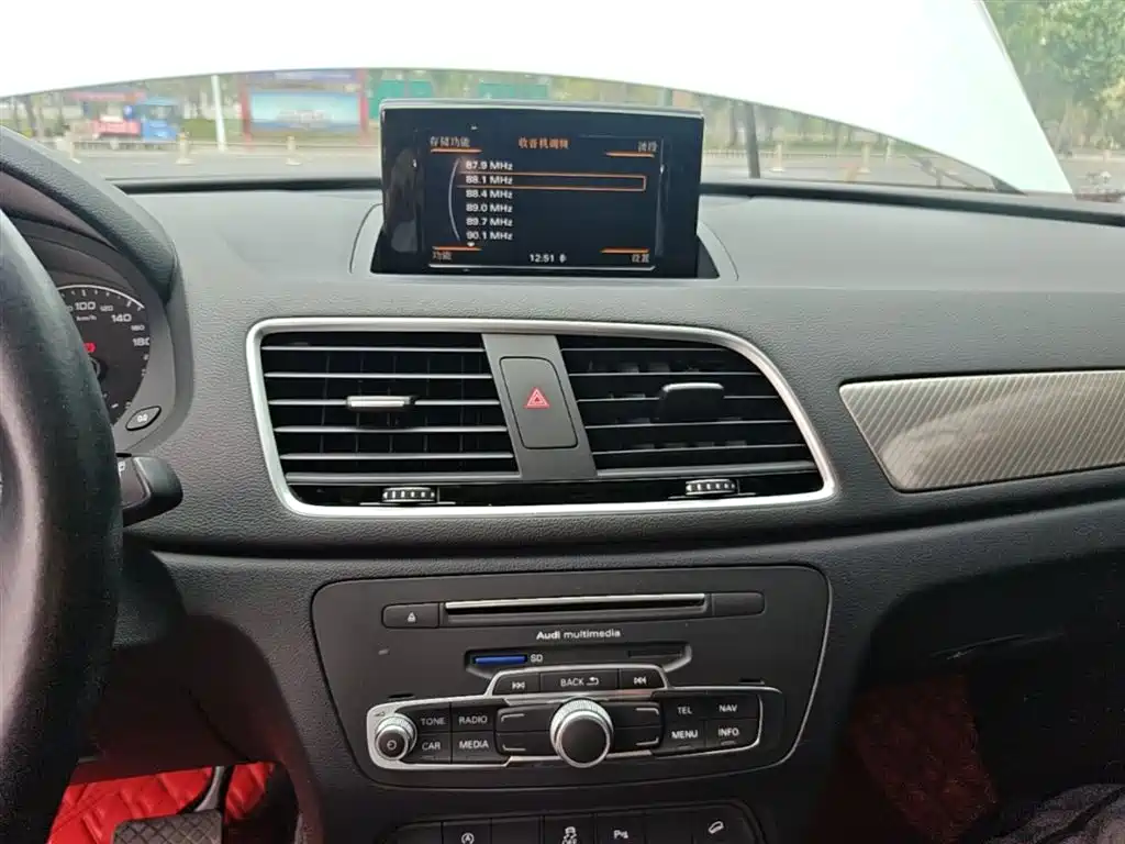 Audi Q3 2018 — фото 13