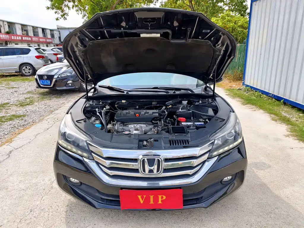 Honda Accord 2016 — фото 23
