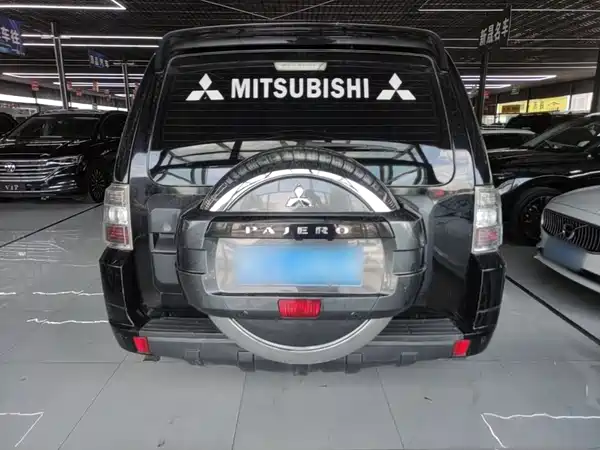 Mitsubishi Pajero 2019
