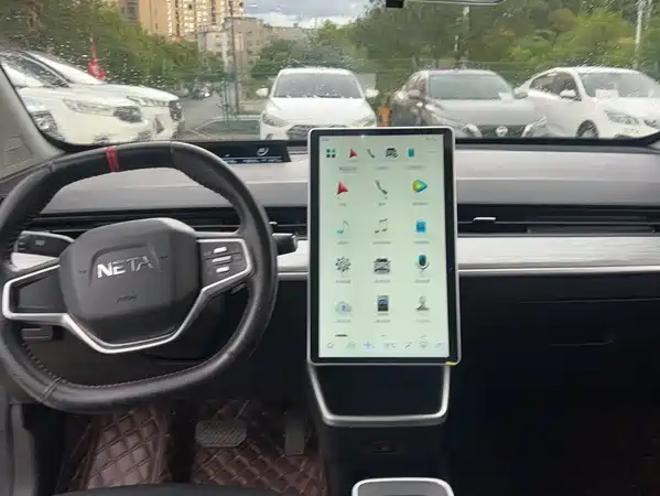 Neta V 2022