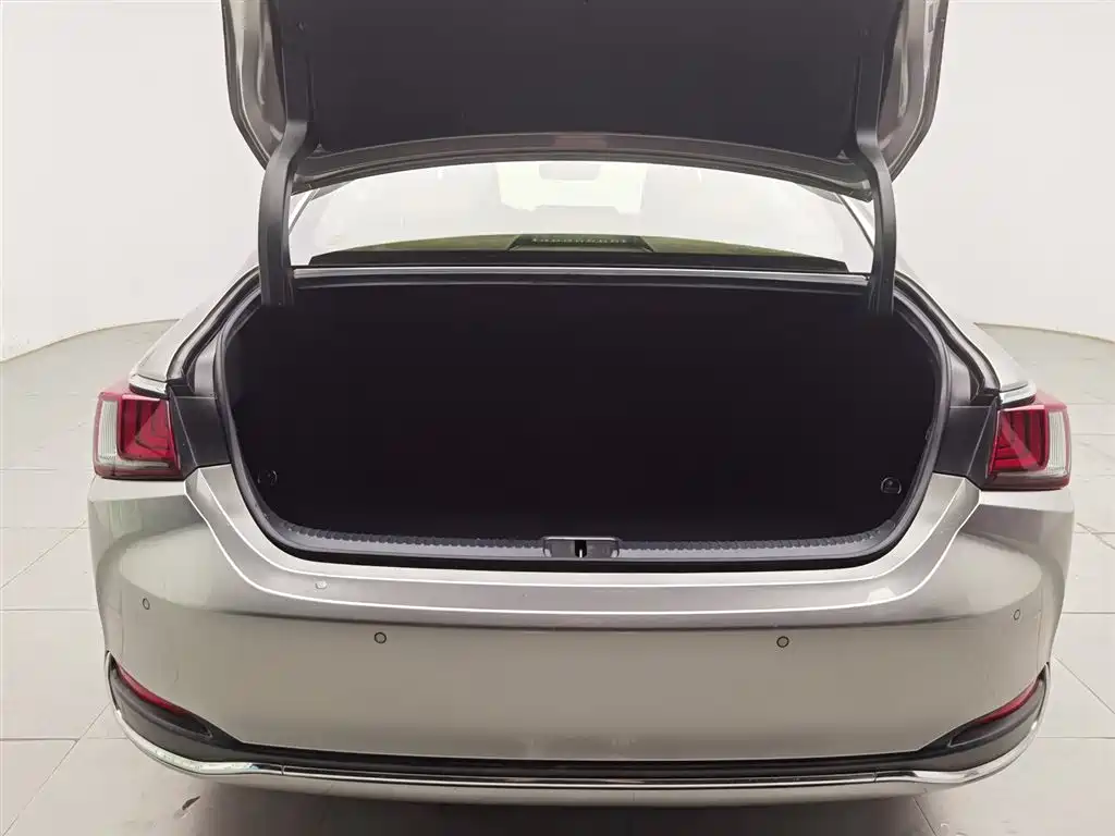 Lexus ES 2020 — фото 16