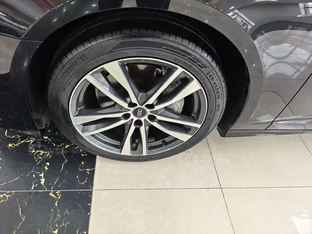 Audi A6L 2022