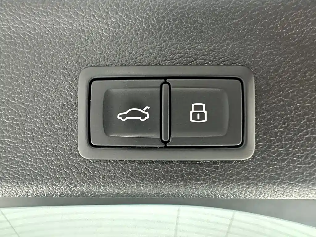 Audi Q3 2023 — фото 17