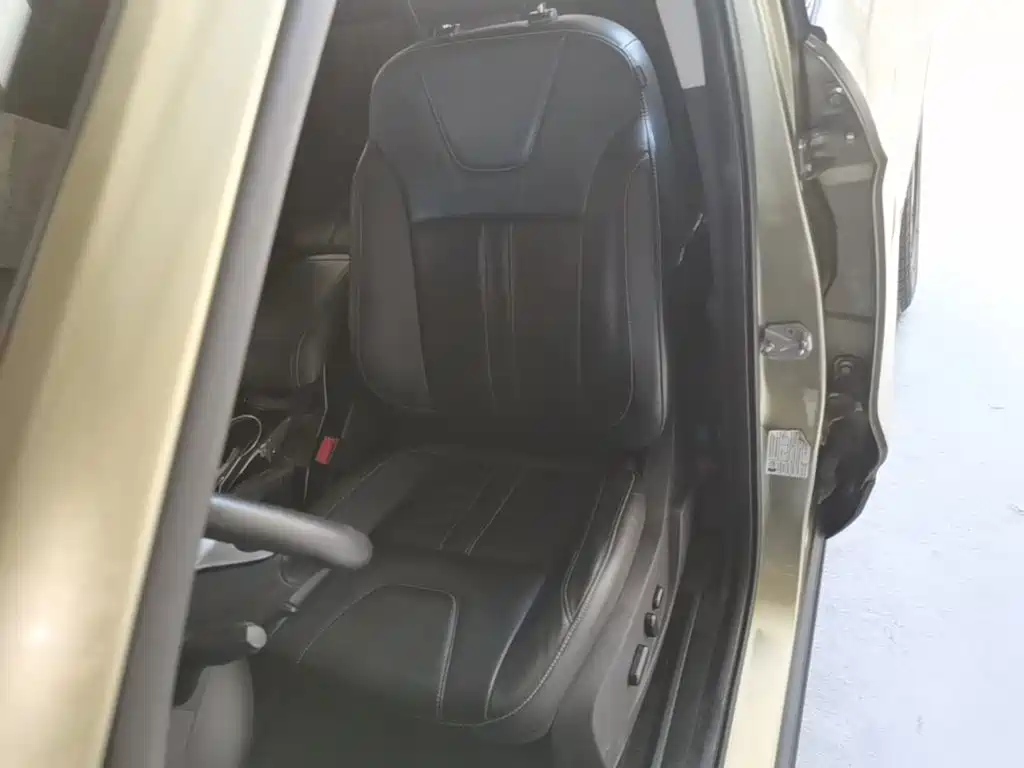 Ford Kuga 2015 — фото 15