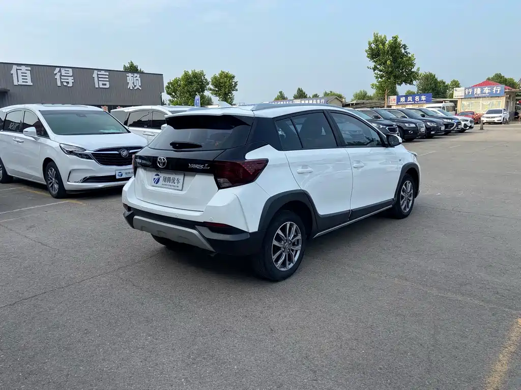 Toyota Yaris L 2020