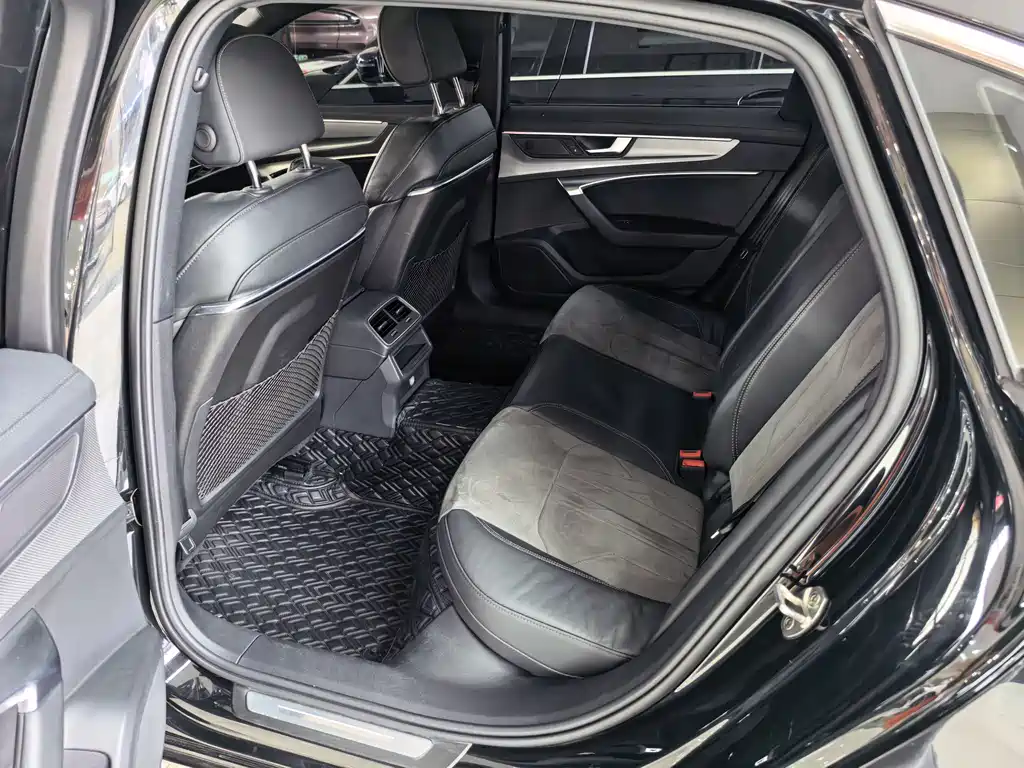 Audi A6L 2022