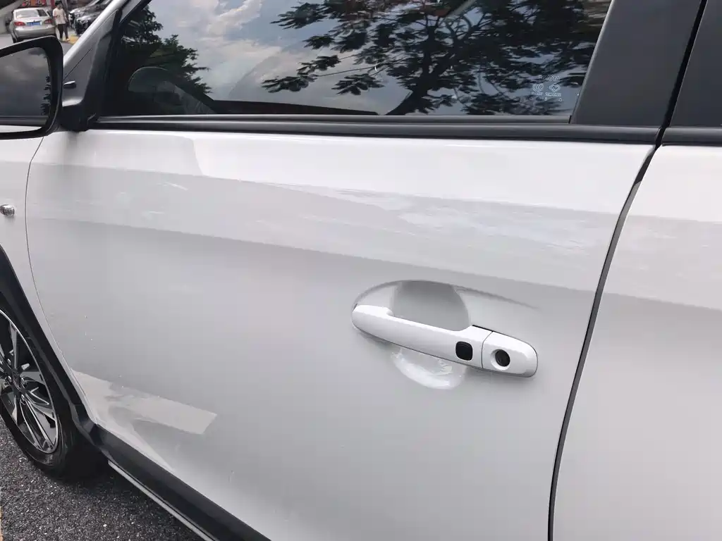 Toyota Yaris L 2022 — фото 11