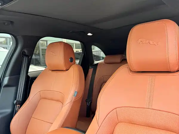 Jaguar F-PACE 2024