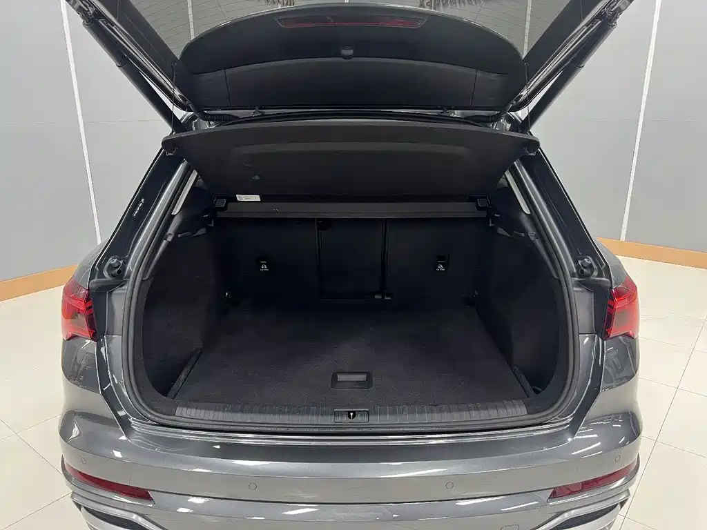 Audi Q3 2023 — фото 19