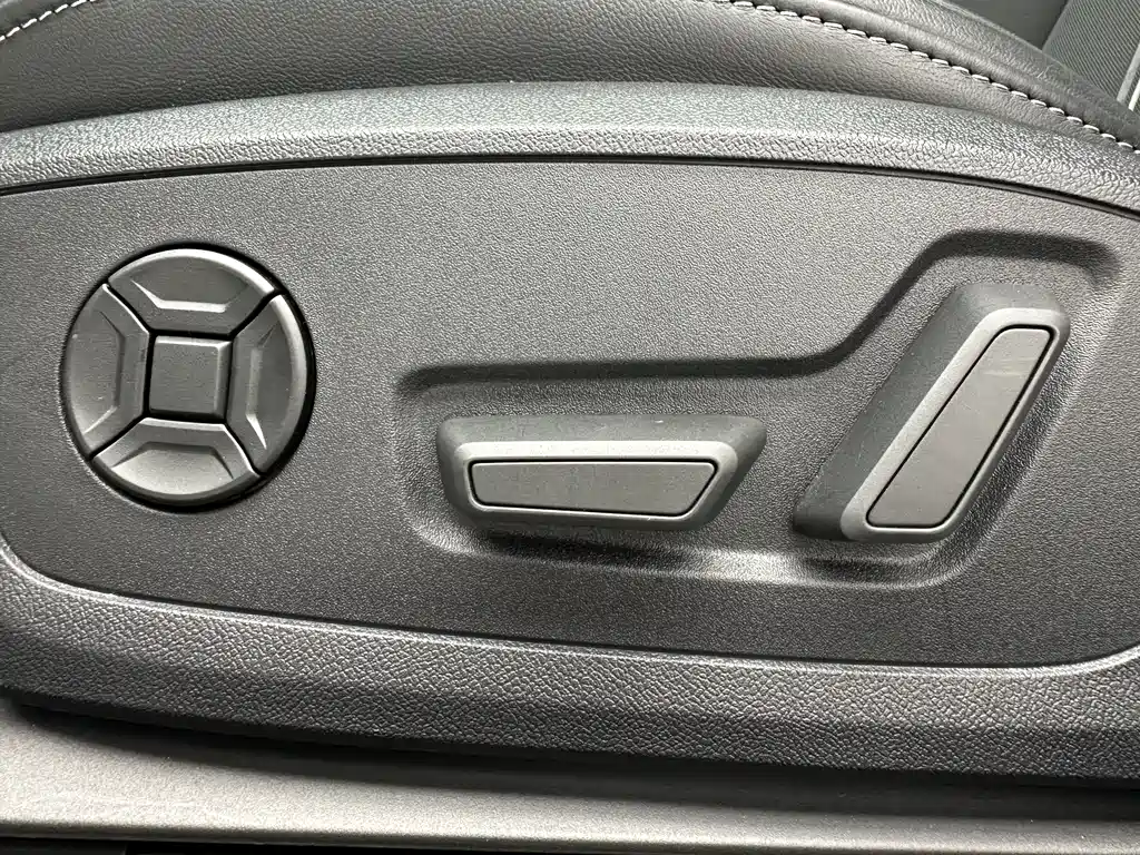 Audi A3 2023 — фото 12