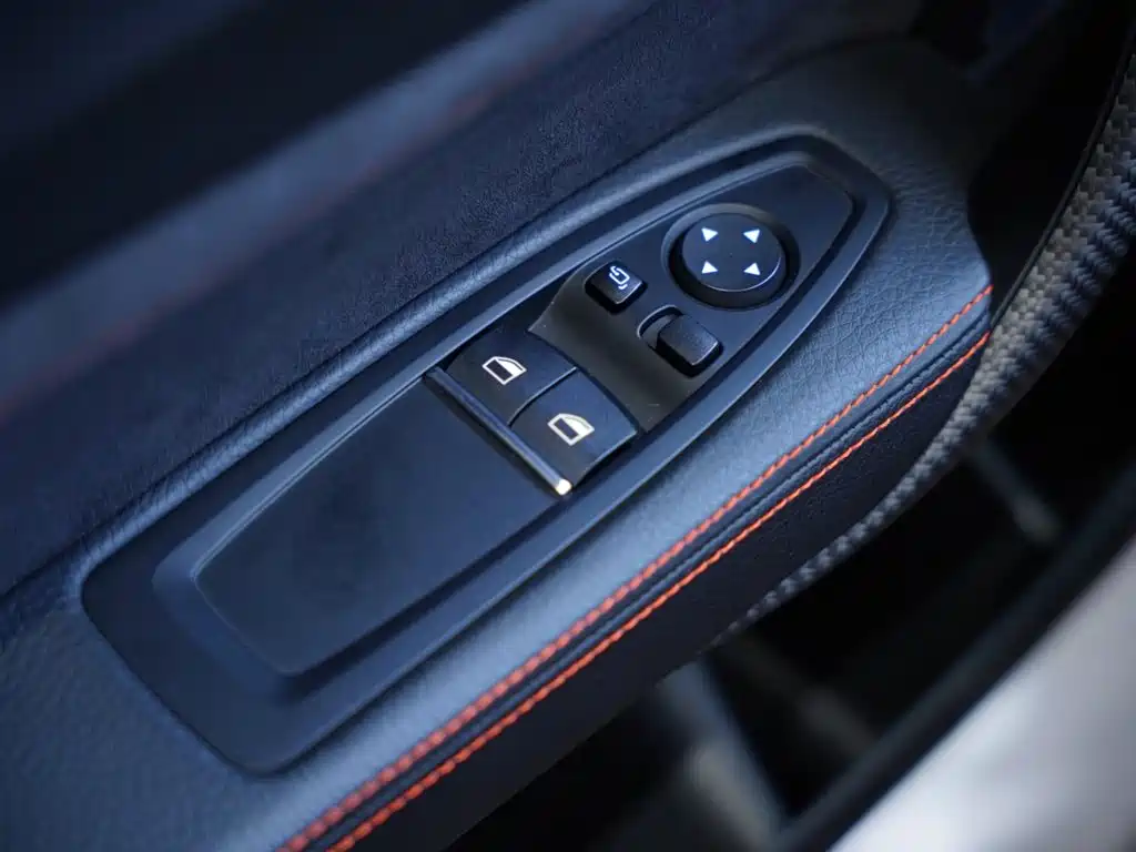 BMW M2 2020 — фото 16