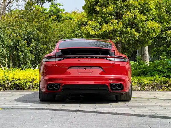 Porsche Panamera 2021