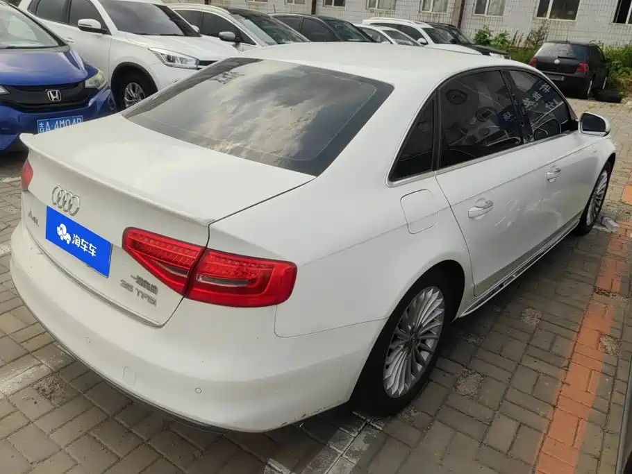 Audi A4L 2016