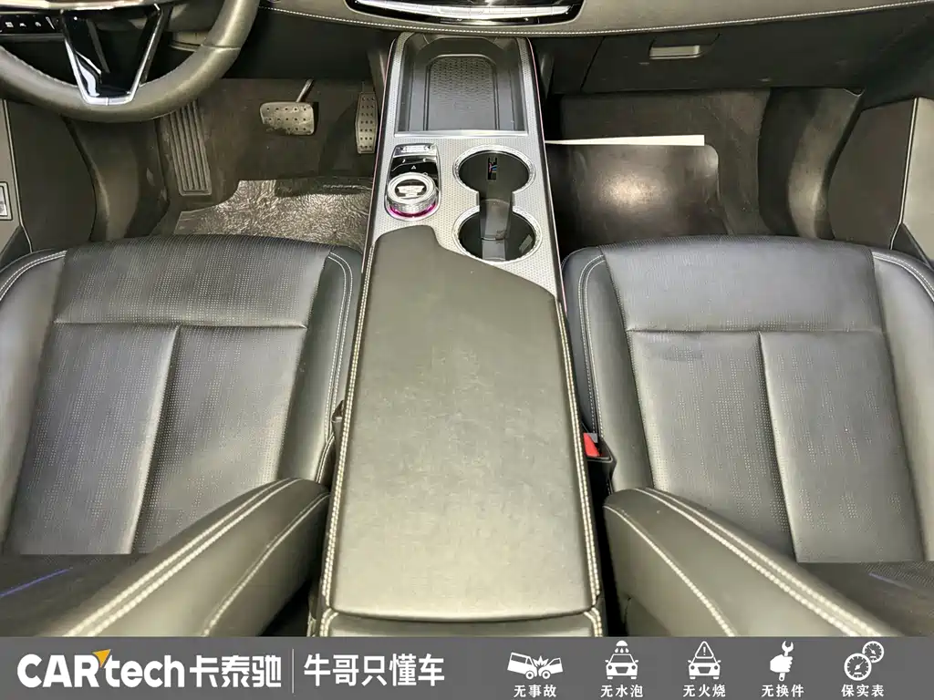 Cadillac XT5 2025 — фото 14