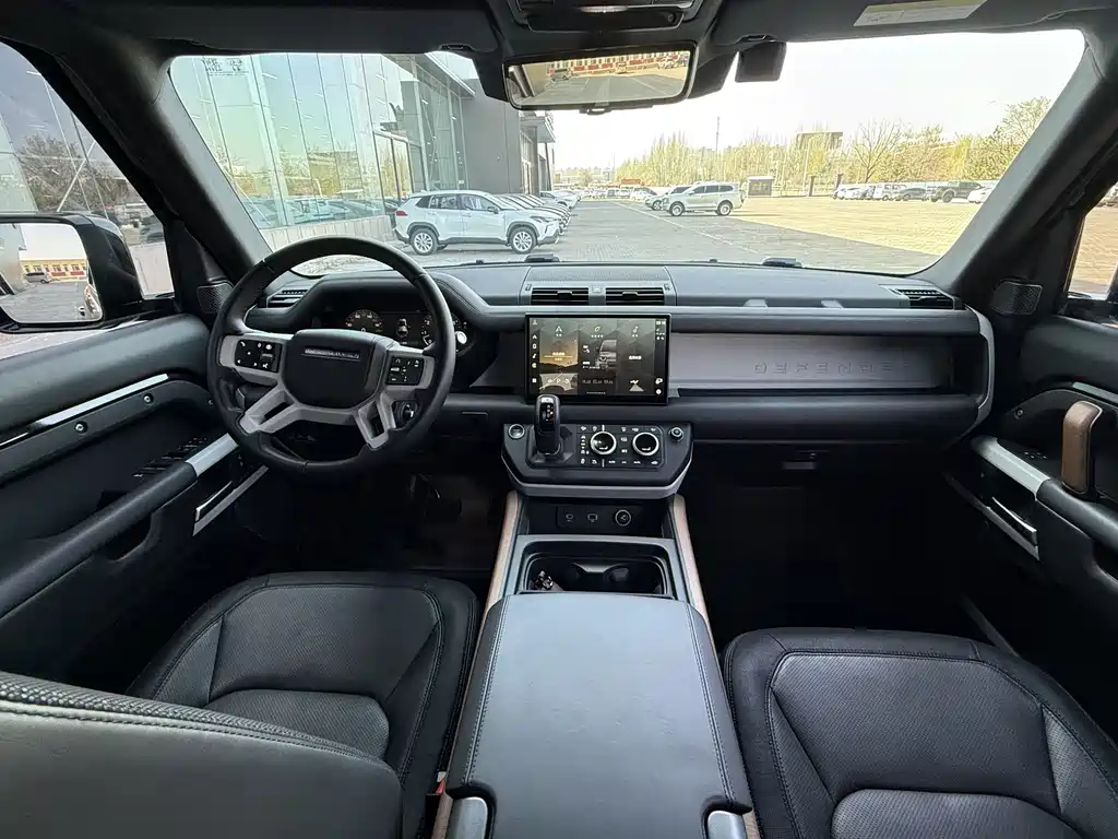 Land Rover Defender 2024 — фото 20