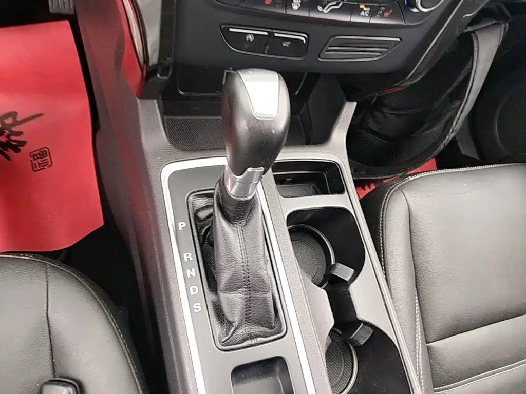 Ford Kuga 2017 — фото 14