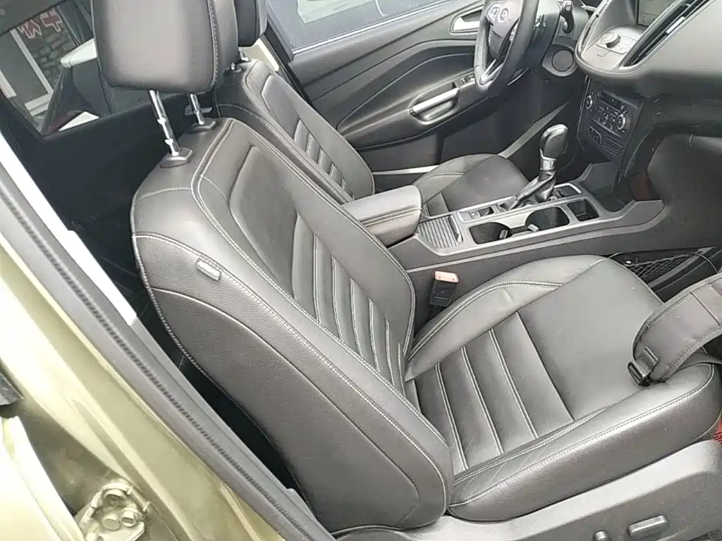 Ford Kuga 2017 — фото 25