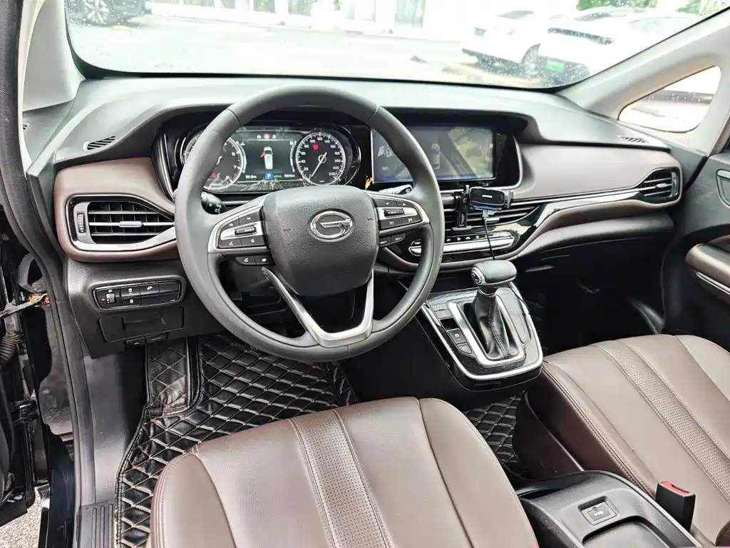 GAC Trumpchi M6 2019 — фото 12