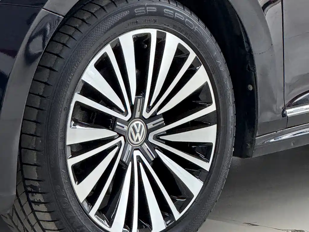 Volkswagen Passat 2019 — фото 13