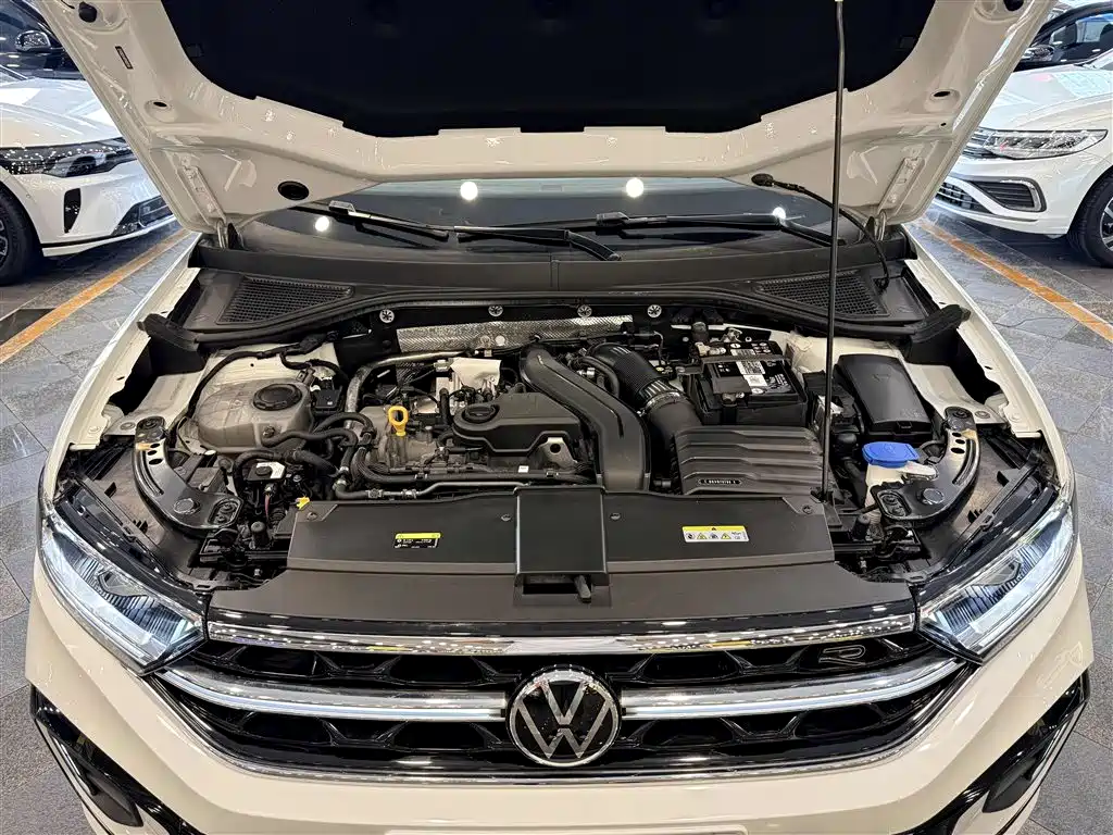 Volkswagen T-Roc 2023 — фото 18