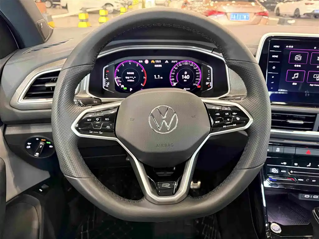 Volkswagen T-Roc 2023 — фото 21