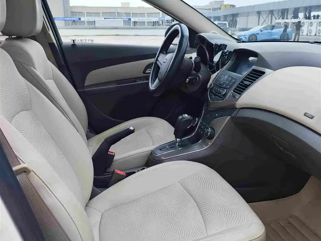 Chevrolet Cruze 2015 — фото 12