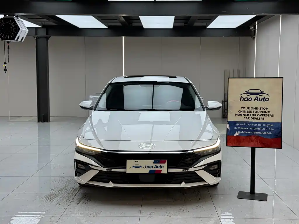 Hyundai Elantra 2023 — фото 2