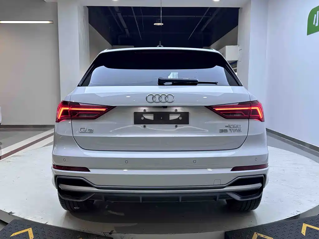 Audi Q3 2022 — фото 4