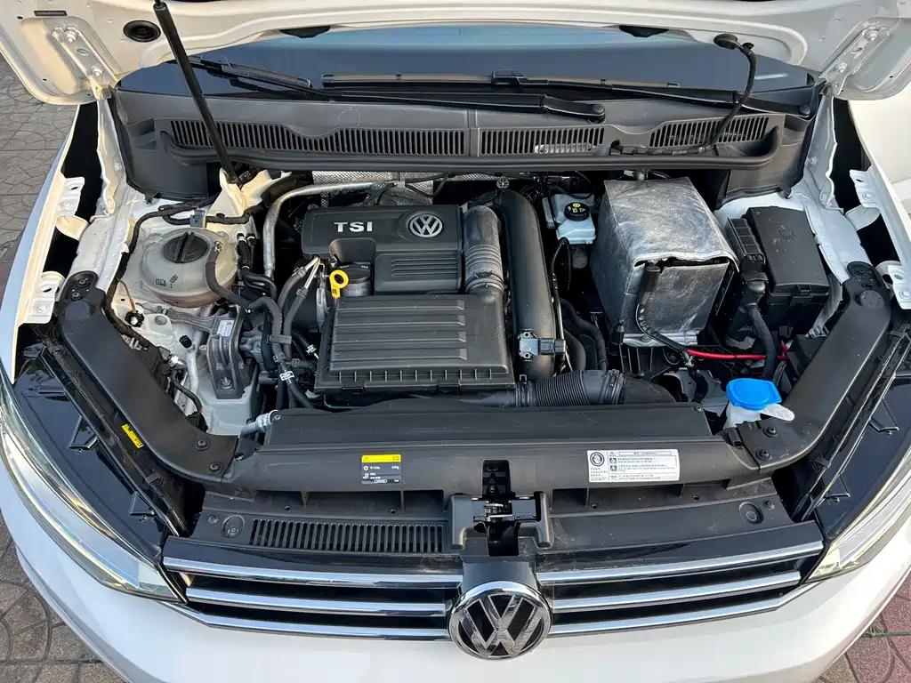 Volkswagen Touran 2016 — фото 11