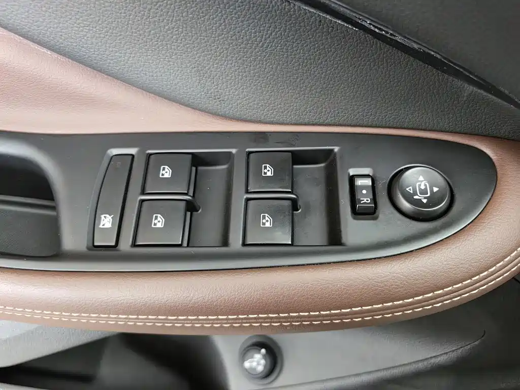 Buick Envision Plus 2018 — фото 9