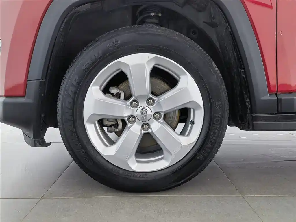 Jeep Compass 2018 — фото 17